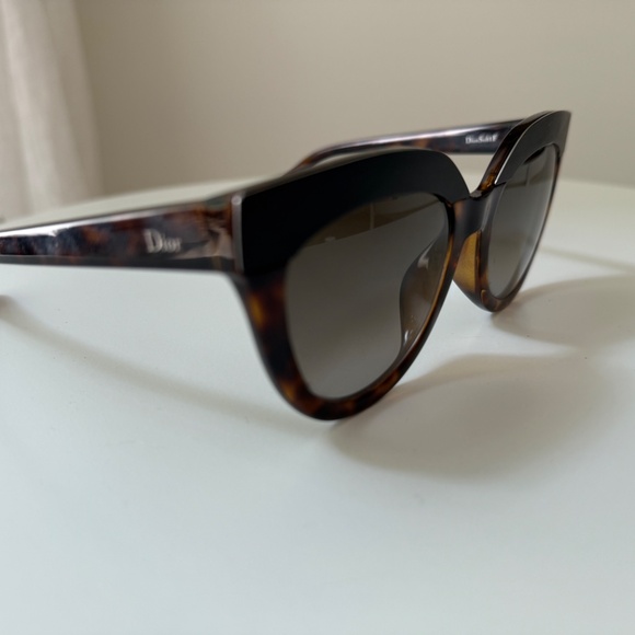 Vintage Dior Diorsoft1 Butterfly Sunglasses (Tortoiseshell and Matte Black) - Picture 7 of 12